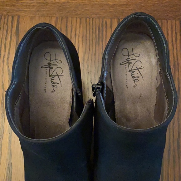 Life Stride Black Heels Booties 🖤 - Picture 4 of 8